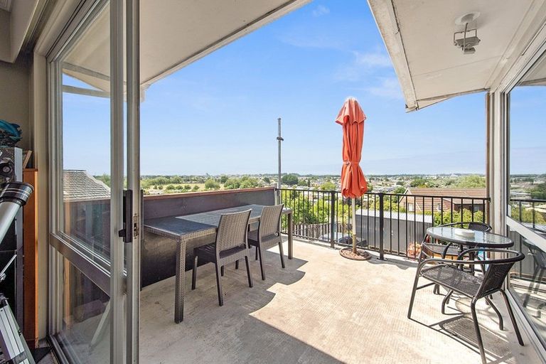 Photo of property in 25 Russleigh Drive, Dinsdale, Hamilton, 3204