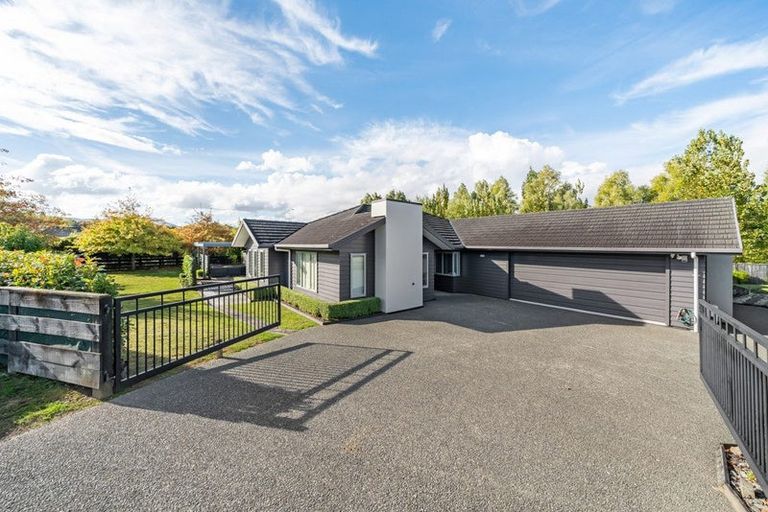 Photo of property in 140 Norana Road, Timberlea, Upper Hutt, 5018