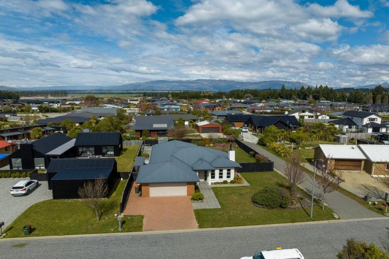 Photo of property in 20 Hewson Crescent, Lake Hawea, Wanaka, 9382