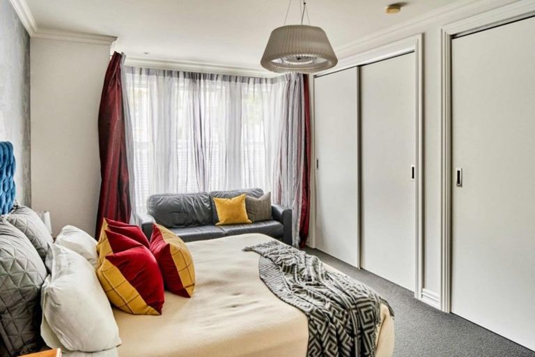 Photo of property in 63 Brougham Street, Mount Victoria, Wellington, 6011