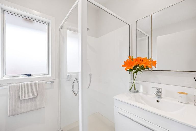 Photo of property in 40 Hindmarsh Street, Henderson, Auckland, 0612