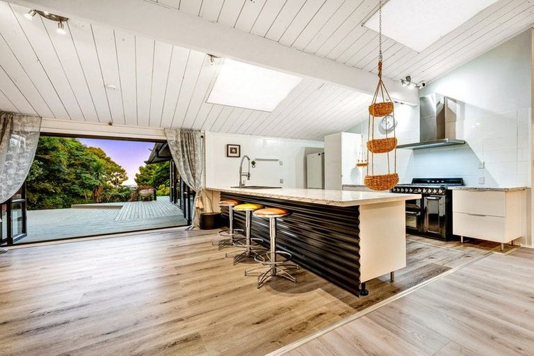 Photo of property in 192 Mountain Road, Henderson Valley, Auckland, 0612