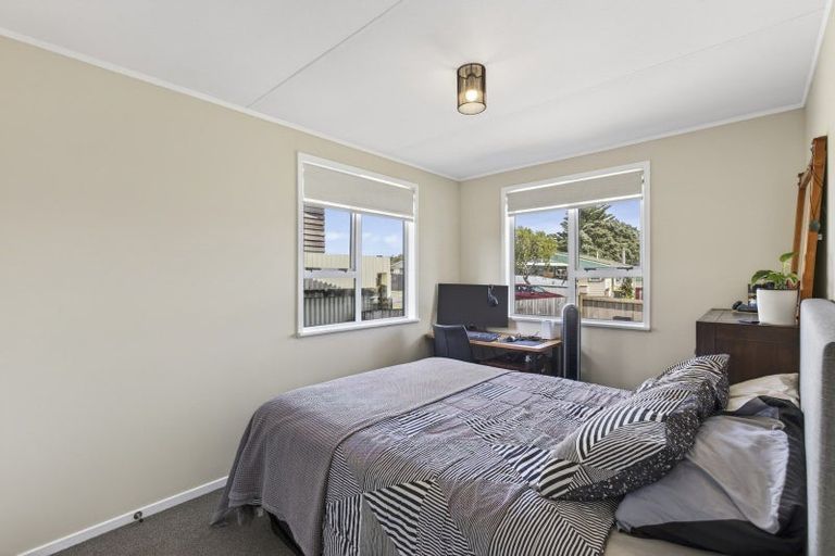 Photo of property in 19 Grenville Street, Marfell, New Plymouth, 4310