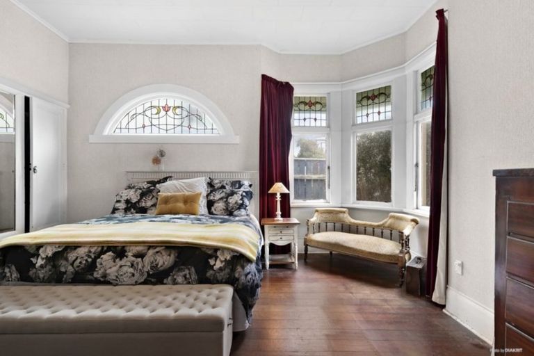 Photo of property in 108 Freyberg Street, Lyall Bay, Wellington, 6022