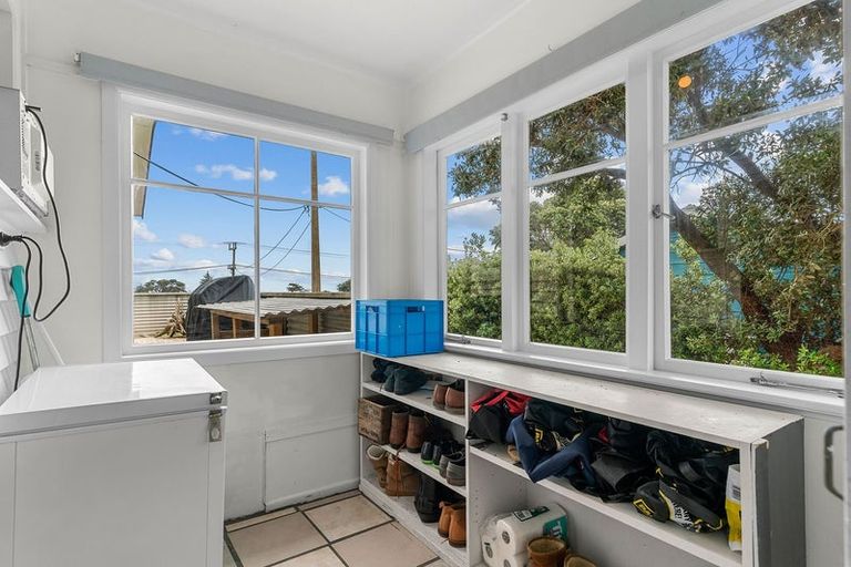 Photo of property in 3 Kelly Street, Baylys Beach, Dargaville, 0377