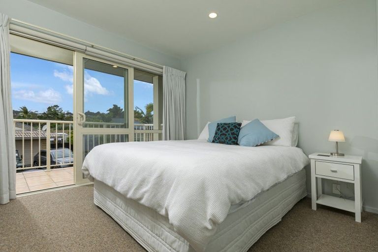 Photo of property in 73 Te Wharau Drive, Greenhithe, Auckland, 0632