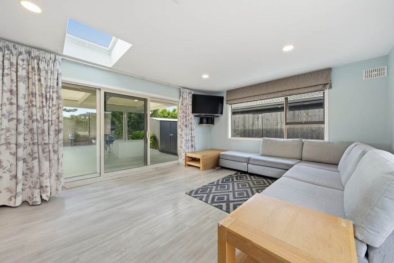 Photo of property in 6 Fratley Avenue, Farm Cove, Auckland, 2012