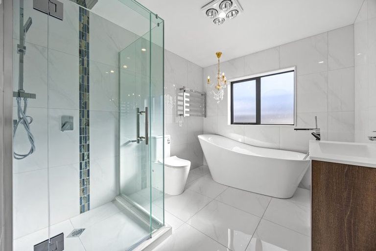 Photo of property in 16 Lime Hill Rise, Flat Bush, Auckland, 2019