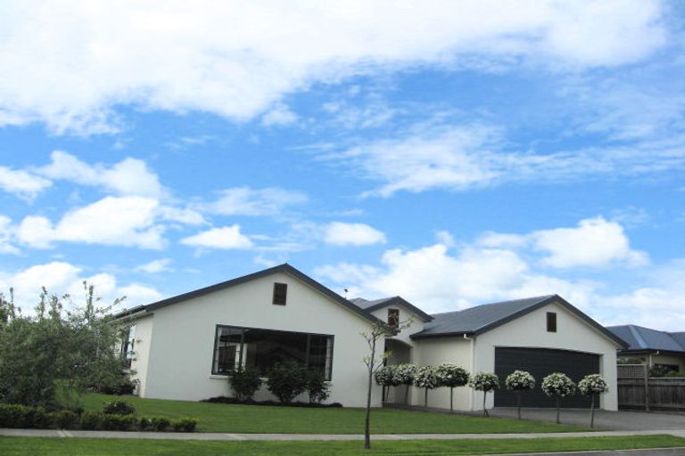 Photo of property in 14 Monaco View, Stoke, Nelson, 7011