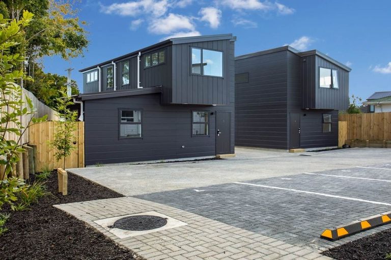 Photo of property in 1/129 Lancaster Road, Beach Haven, Auckland, 0626