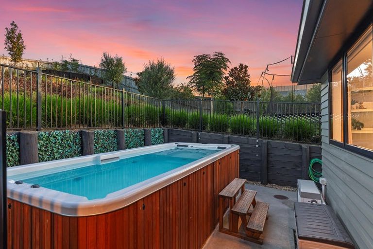 Photo of property in 16 Mearns Way, Ohauiti, Tauranga, 3112