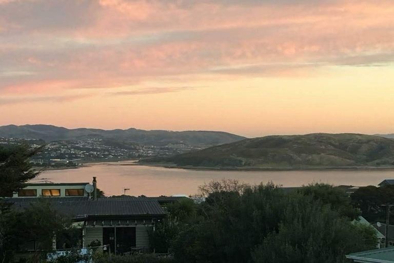 Photo of property in 4a The Track, Plimmerton, Porirua, 5026