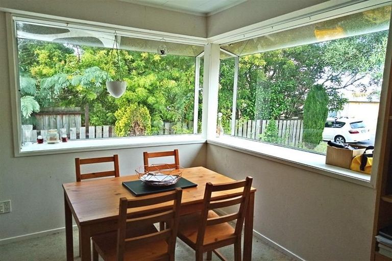 Photo of property in 29 Cockayne Crescent, Sunnynook, Auckland, 0620
