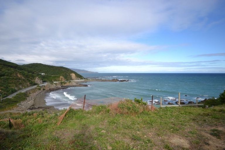 Photo of property in 98b The Esplanade, Houghton Bay, Wellington, 6023