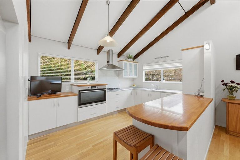 Photo of property in 5 Magnolia Drive, Westown, New Plymouth, 4310