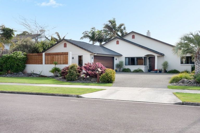 Photo of property in 28 Aranui Drive, Papamoa Beach, Papamoa, 3118