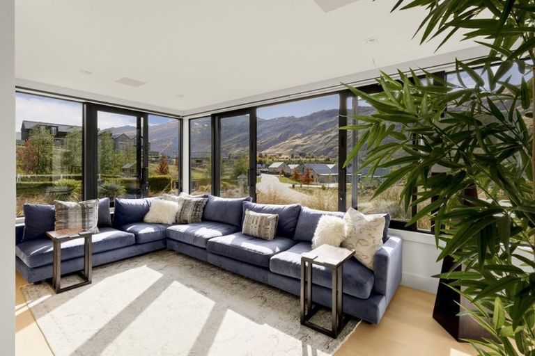 Photo of property in 4 Owen Marshall Lane, Arrowtown, 9371