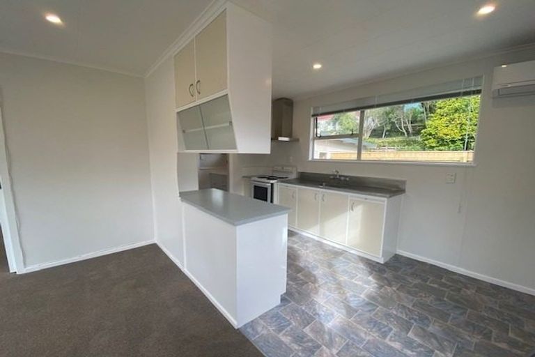 Photo of property in 3b Peckham Grove, Tawa, Wellington, 5028