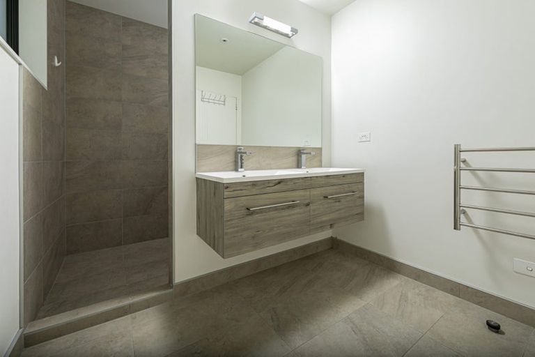 Photo of property in 21 Carder Court, Hobsonville, Auckland, 0618