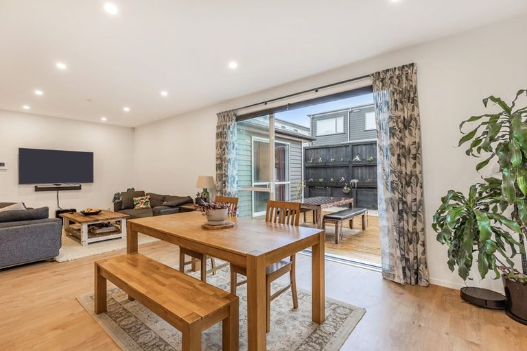 Photo of property in 5 Ropere Street, Kumeu, 0810