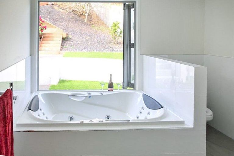 Photo of property in 4 Ravello Rise, Flat Bush, Auckland, 2019