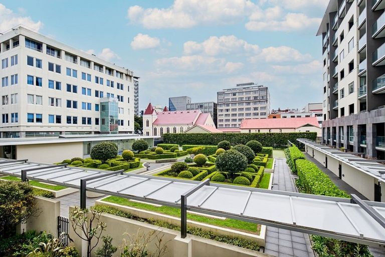 Photo of property in Sanctum Apartment, 10 Ebor Street, Te Aro, Wellington, 6011