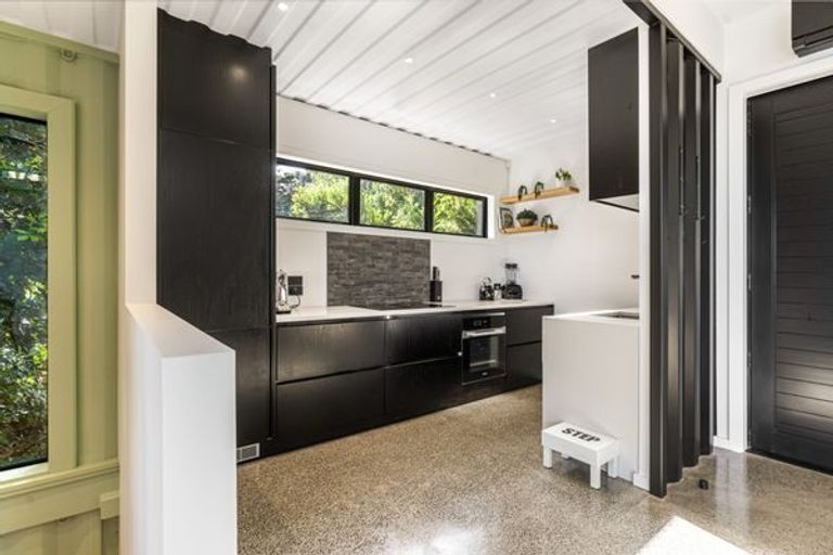 Photo of property in 14 Okoka Road, Omiha, Waiheke Island, 1081