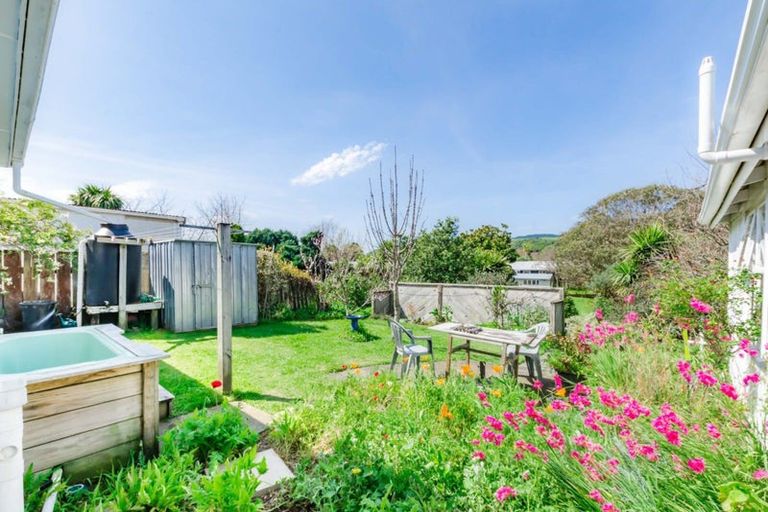 Photo of property in 35 Dale Road, Raumati South, Paraparaumu, 5032