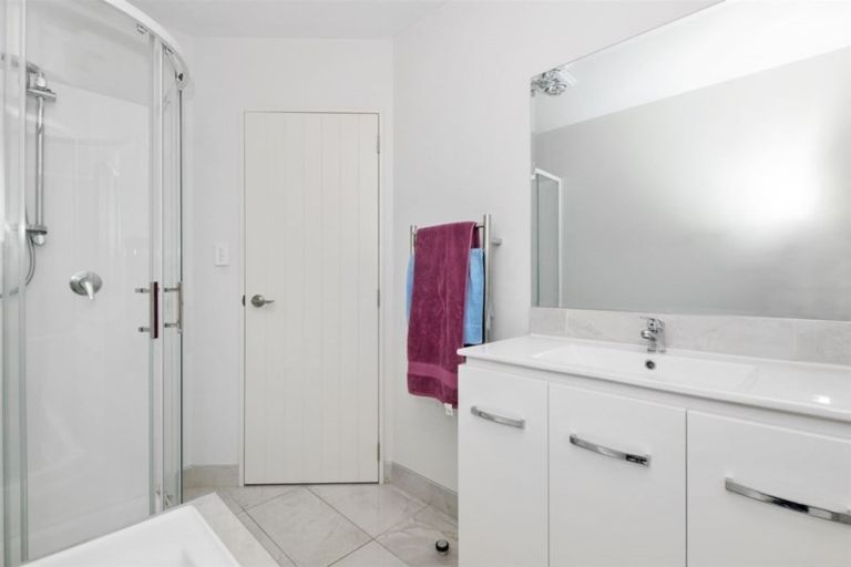 Photo of property in 124 Halswell Junction Road, Halswell, Christchurch, 8025