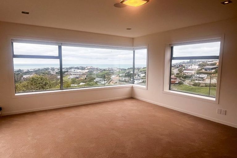 Photo of property in 15 Drayton Drive, Mount Pleasant, Christchurch, 8081