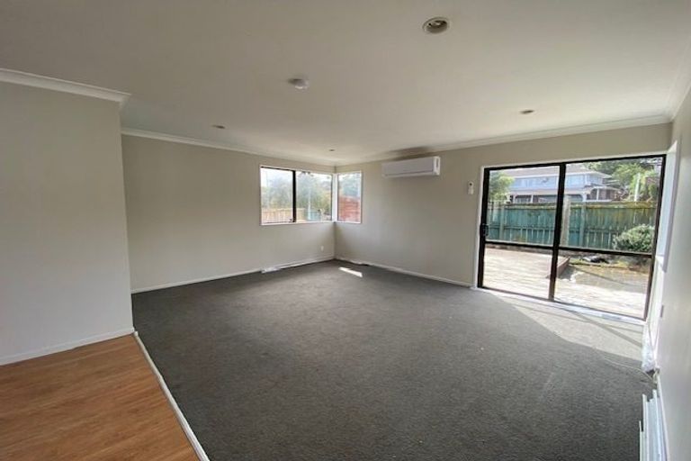 Photo of property in 141 Aviemore Drive, Highland Park, Auckland, 2010