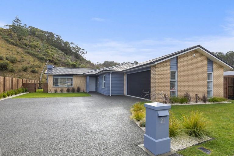 Photo of property in 21 Brian Morgan Terrace, Wainuiomata, Lower Hutt, 5014