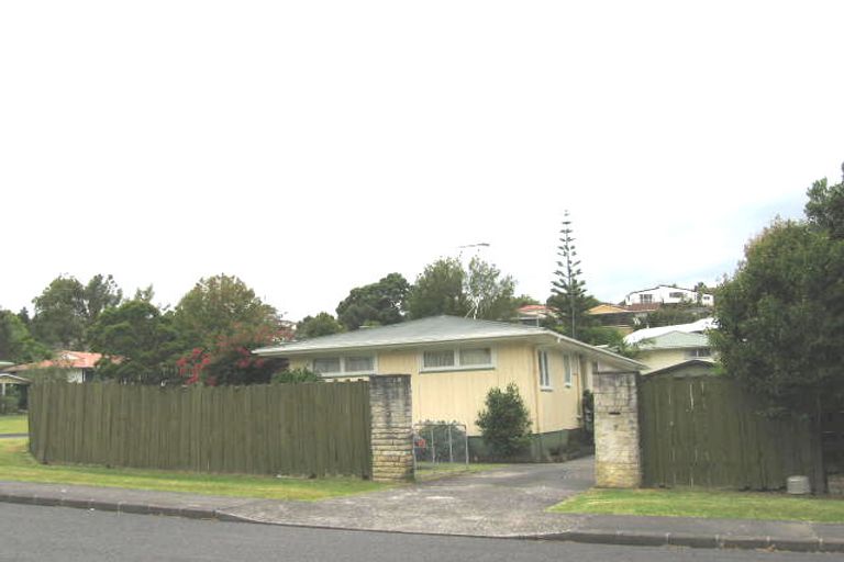 Photo of property in 7 Sequoia Place, Sunnynook, Auckland, 0620