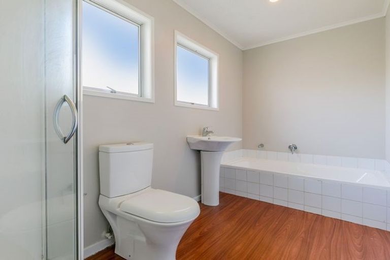 Photo of property in 9 Blacks Road, Greenhithe, Auckland, 0632