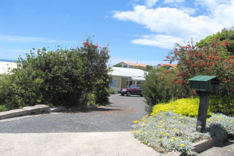 Photo of property in 18 Seaview Road, Cable Bay, 0420
