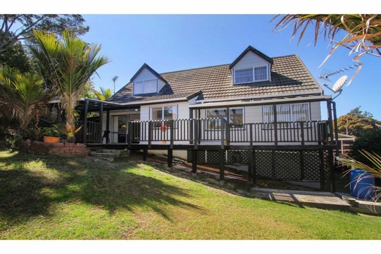 Photo of property in 1/18 Teviot Place, Totara Vale, Auckland, 0629
