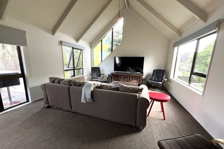 Photo of property in 2/64 Kaikoura Street, Maupuia, Wellington, 6022