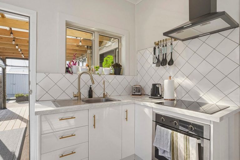 Photo of property in 37 Prince Albert Road, Saint Kilda, Dunedin, 9012