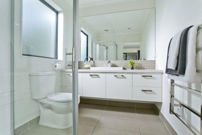 Photo of property in 5 Skipjack Pass, Silverdale, 0932