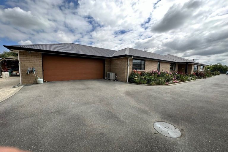 Photo of property in 18 Mauchline Street, Wallacetown, 9816