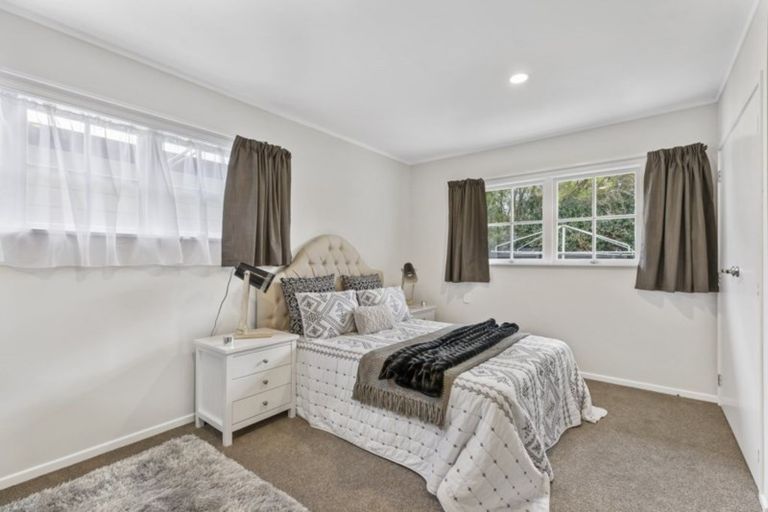Photo of property in 1 Sunnypark Avenue, Rosehill, Papakura, 2113