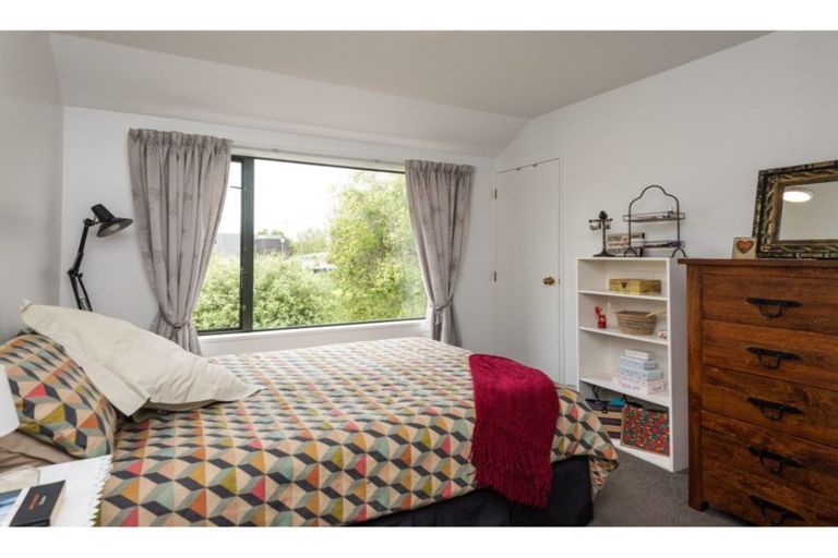 Photo of property in 2/15 Coles Place, St Albans, Christchurch, 8014