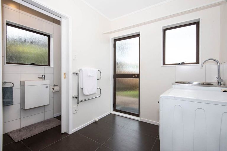 Photo of property in 170 Sturges Road, Henderson, Auckland, 0612