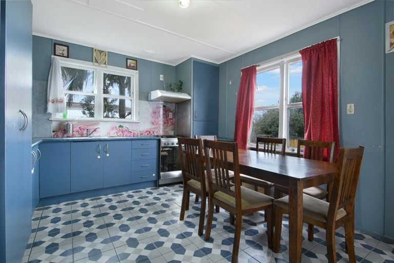 Photo of property in 63 Hepburn Road, Glendene, Auckland, 0602