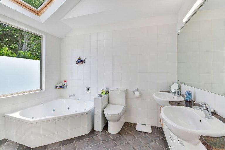 Photo of property in 12 Ardlui Avenue, Manly, Whangaparaoa, 0930