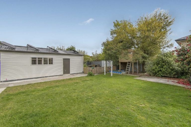 Photo of property in 16 Delph Street, Avonhead, Christchurch, 8042