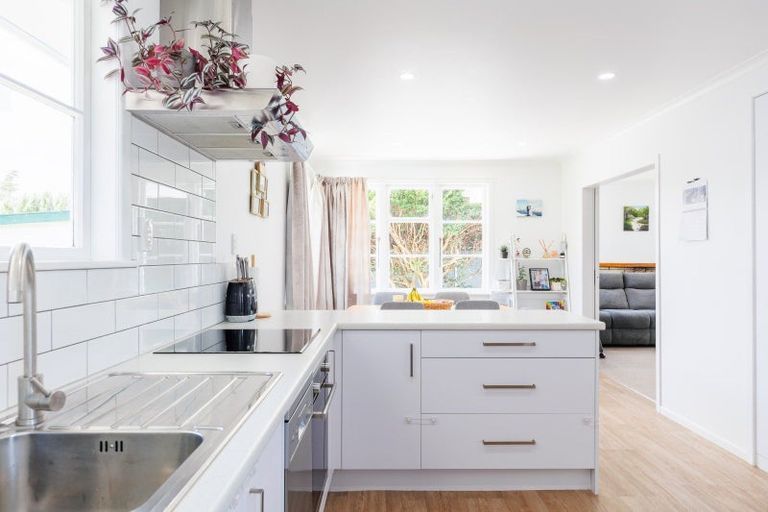 Photo of property in 50 Huxley Street, Pahiatua, 4910