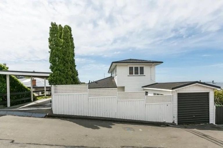 Photo of property in 4 Cobden Lane, Bluff Hill, Napier, 4110
