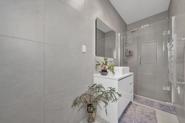 Photo of property in 13 James Elliot Way, Pokeno, 2402