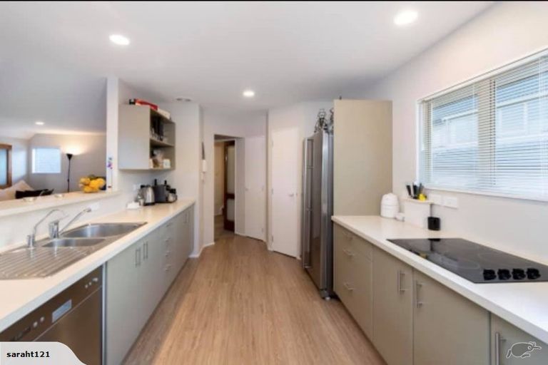 Photo of property in 4 Ellangowan Road, Waiake, Auckland, 0630